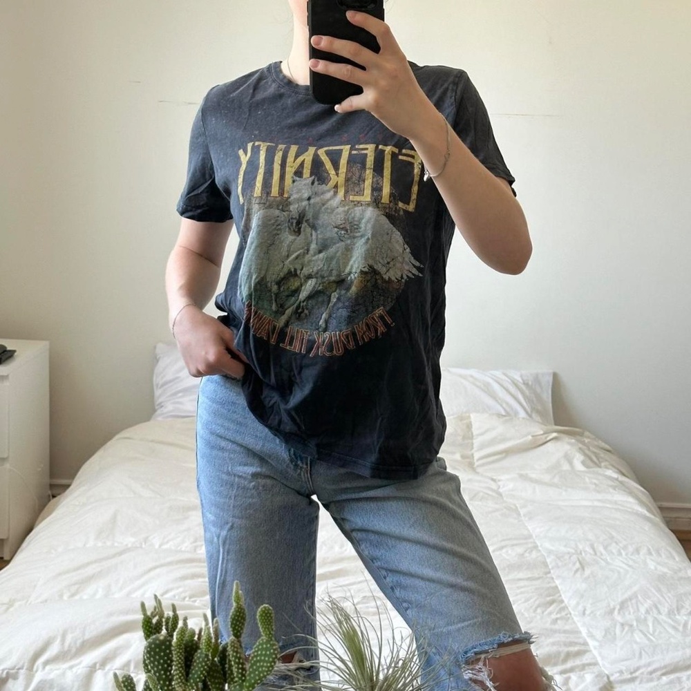 Faded grey graphic band tee